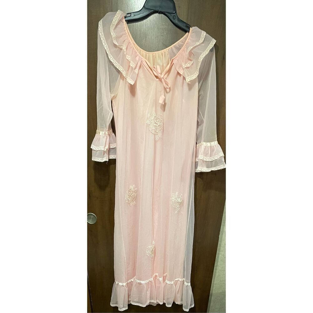 Vintage Baby Pink Chiffon-Like 60’s Ruffles Peignoir Cottagecore Coquette Night